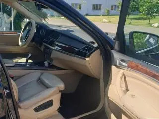 Vand BMW X5 stare buna, acte la zi.