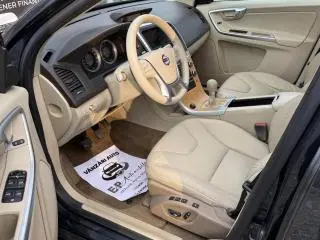 Volvo XC 60 2.4D DRIVe Momentum - 6