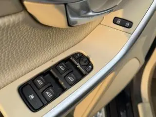 Volvo XC 60 2.4D DRIVe Momentum - 17