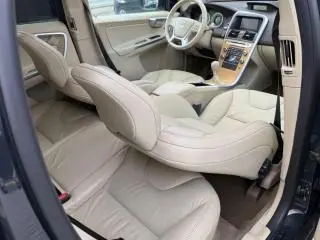 Volvo XC 60 2.4D DRIVe Momentum - 22