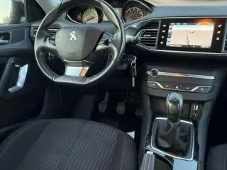 Peugeot 308 SW 1.2 L PureTech Turbo S&S Access - 20