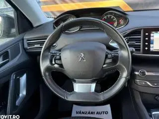 Peugeot 308 SW 1.2 L PureTech Turbo S&S Access - 24