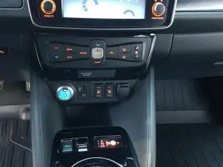 VAND Nissan Leaf Tekna Special in garantie,full opt.,biton alb perlat cu negru - 10