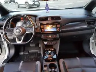 VAND Nissan Leaf Tekna Special in garantie,full opt.,biton alb perlat cu negru - 19