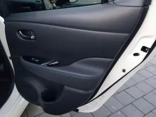 VAND Nissan Leaf Tekna Special in garantie,full opt.,biton alb perlat cu negru - 25