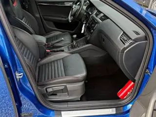 Skoda Octavia Combi 2.0 TDI (Green tec) RS - 14