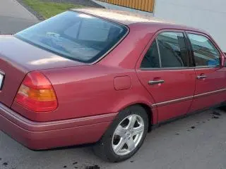 Vand Mercedes C180 benzina / 1993