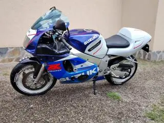 SUZUKI GSXR 600 ! ca NOU