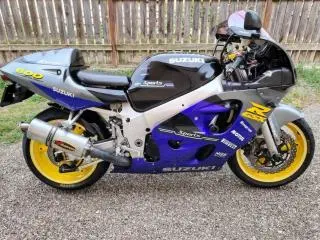 SUZUKI GSXR 600 ! stare FOARTE BUNA