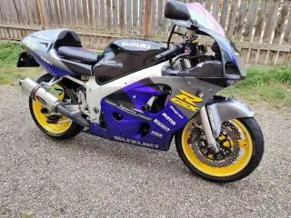 SUZUKI GSXR 600 ! stare FOARTE BUNA