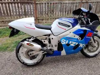 SUZUKI GSXR 600 ! ca NOU
