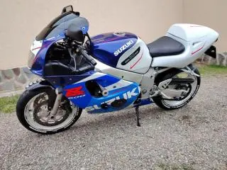 SUZUKI GSXR 600 ! ca NOU