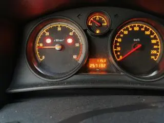 Opel astra h 1.7 - 8