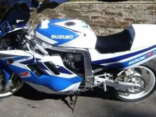 PIESE suzuki gsxr 750 / ulei / lichid - 8