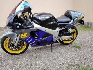 SUZUKI GSXR 600 ! stare FOARTE BUNA