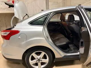 Ford Focus MK3 Sedan - 10