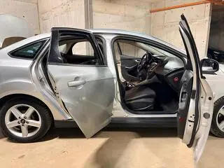 Ford Focus MK3 Sedan - 11