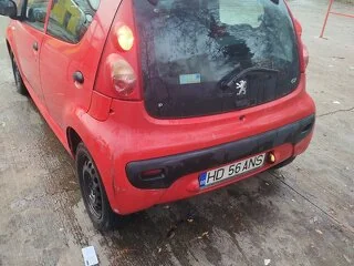Vând Peugeot 107