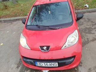 Vând Peugeot 107