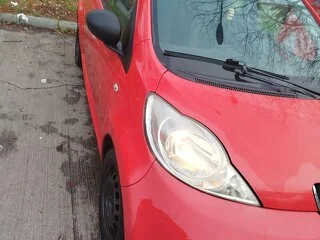 Vând Peugeot 107
