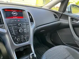 Opel Astra J Sedan, 1,4 l, Turbo, Benzina Ecotec , an 2017 - 7