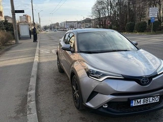 Vând Toyota C-HR Hybrid