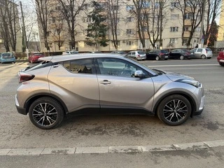 Vând Toyota C-HR Hybrid