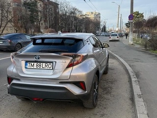 Vând Toyota C-HR Hybrid