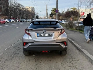 Vând Toyota C-HR Hybrid