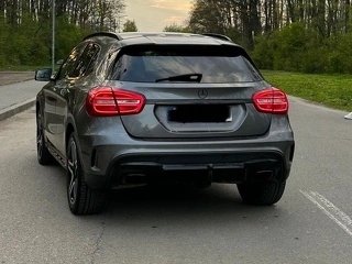 Mercedes GLA 200D AMG - 10