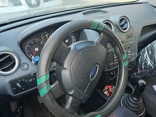 Vand Ford Fiesta, benzina, 2005 an fabricatie, in stare buna de functionare.