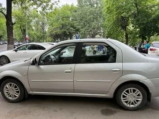 Vand Dacia Logan 1.6 16V Prestige benzina 2007 - 13