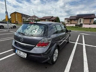 Propietar vand  auto OPEL ASTRA H 1.4