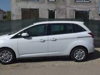 se vinde Ford Grand C-Max