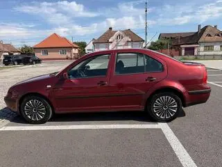 Vand vw bora 1.9 tdi 90 cp 2005