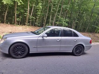 Mercedes-Benz E-Class W211 Facelift Avantgarde | 2.2 CDI 170 CP | Doar 241.000 KM reali | Automat