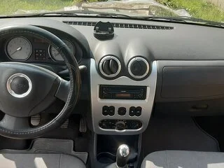 De vanzare Dacia Logan Laureate 1.6 16v 2009