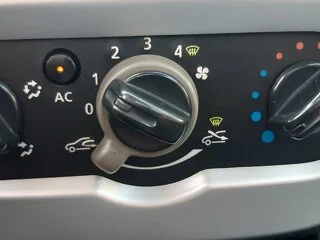 De vanzare Dacia Logan Laureate 1.6 16v 2009 - 6