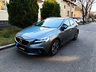 De vânzare: Volvo V40 Cross Country D2 Summum (2018) – Stare impecabilă