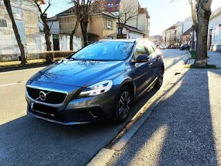 De vânzare: Volvo V40 Cross Country D2 Summum (2018) – Stare impecabilă