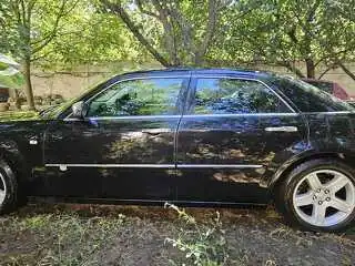 Vând Chrysler 300C , motor 3.0 CRD v6 diesel, motor și cutie de Mercedes anul 2008, unic proprietar