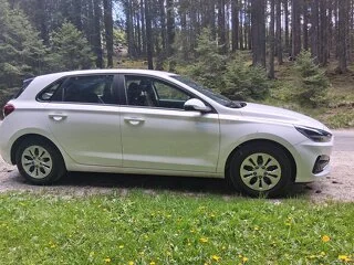 Vand Hyundai i30 1.5 DPI, cutie de viteze manuala - 7