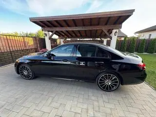 Mercedes E300de 4matic - 24