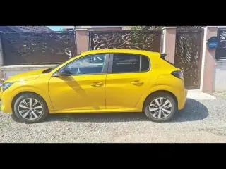 Peugeot 208/2023, 4685 km, 16800 euro