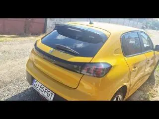 Peugeot 208/2023, 4685 km, 16800 euro