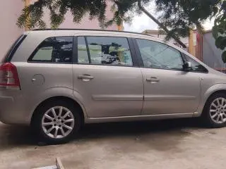 Opel Zafira unic proprietar stare  ff buna