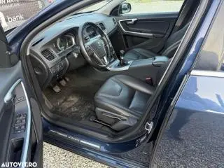 Volvo V60 DRIVe Start-Stop Momentum - 6
