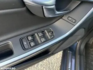 Volvo V60 DRIVe Start-Stop Momentum - 17
