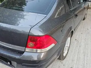Opel Astra H Sedan