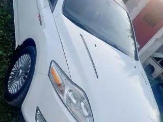Vând Ford mondeo anul 2008